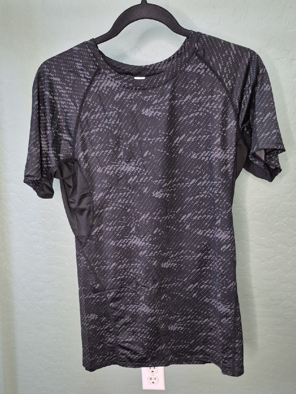 Black Patterned Short-Sleeve Athletic Tee